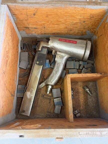 Paslode pneumatic stapler image