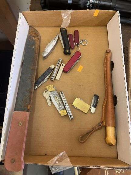 Assorted knives image