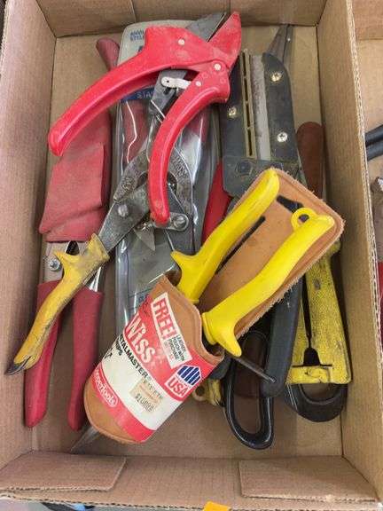 Box of miscellaneous snips image