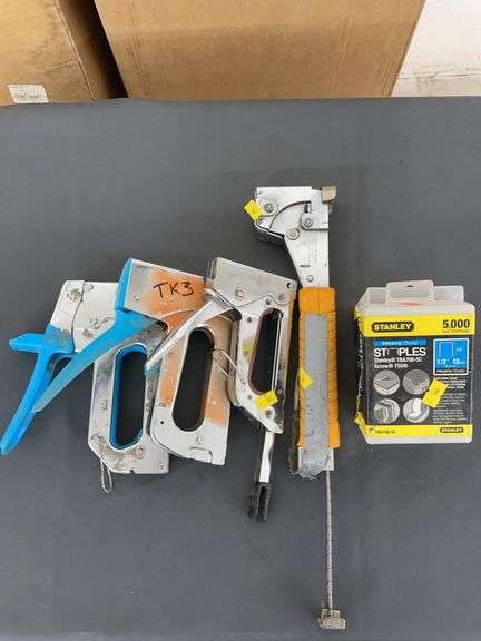 Bundle of four stapler and staples image