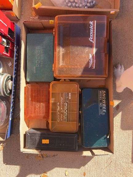 Plastic tackle boxes image