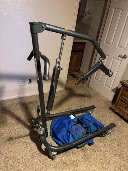 Patient lift w/ harness straps image