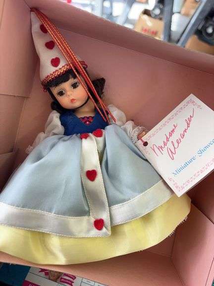 Alexander doll company (Queen of Hearts 424) image