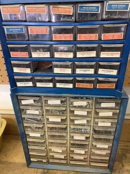 Assorted screws image