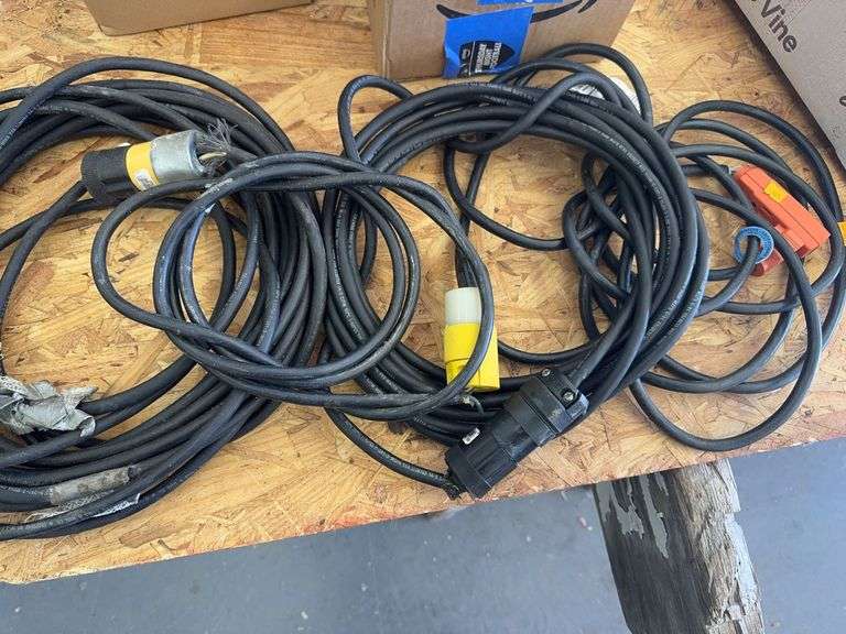 4 Extension cords image