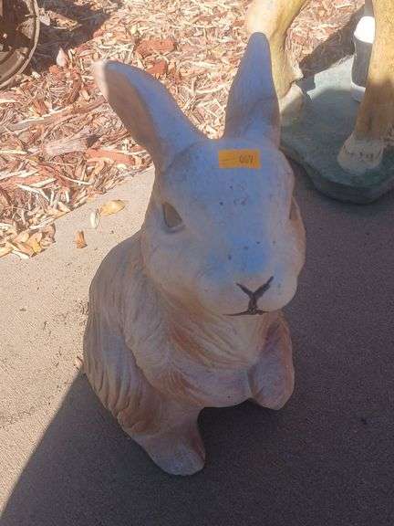 Rabbit stone yard decoration image