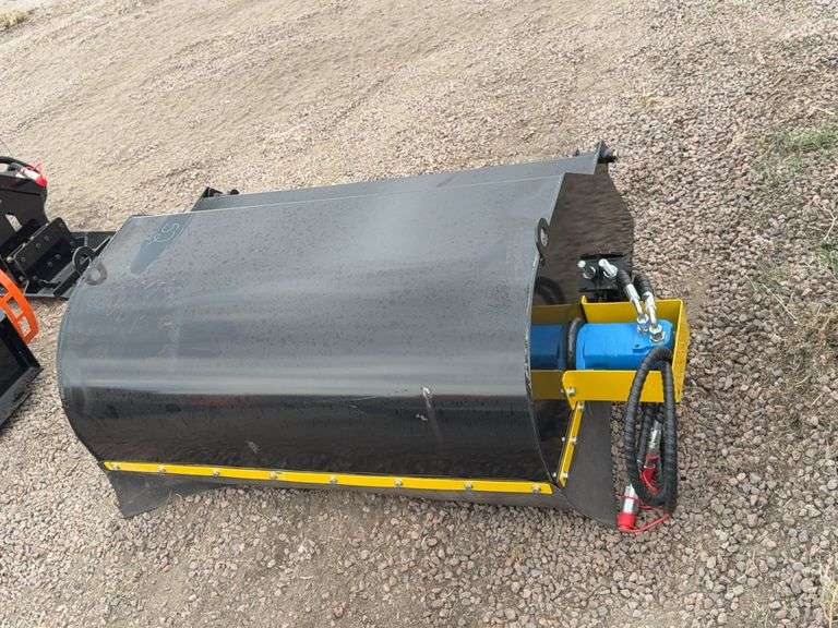 GIYI MINI skid steer boxbroom sweeper model GY-BS43 image