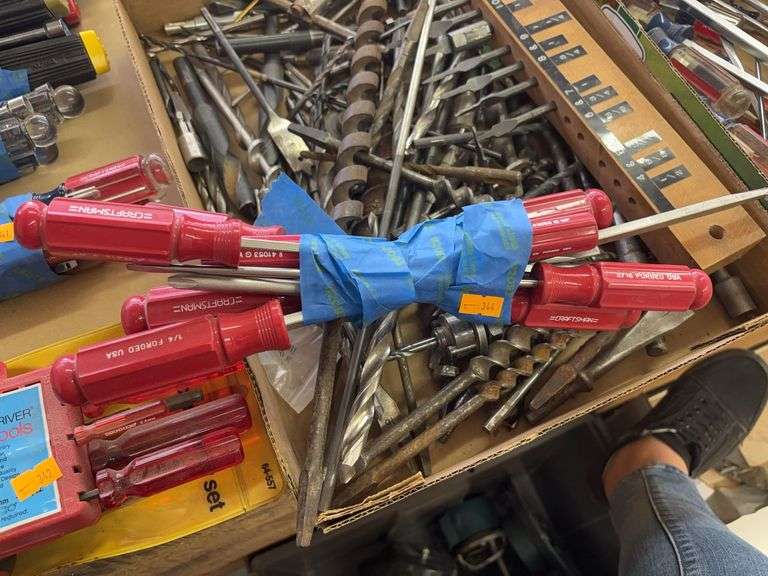 Red Craftsman screwdrivers image