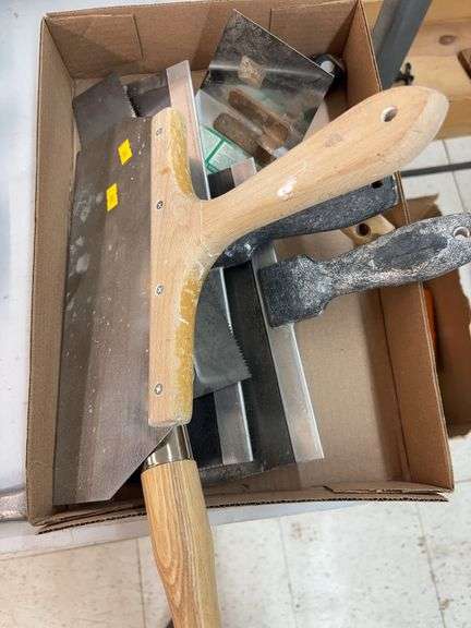 Concrete tools image