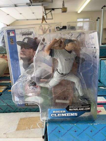 New York Yankees figurine Roger Clemens image