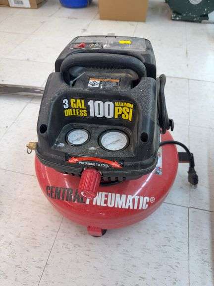 Central Pnematic 3 gallon oil less 100 PSI air compressor image