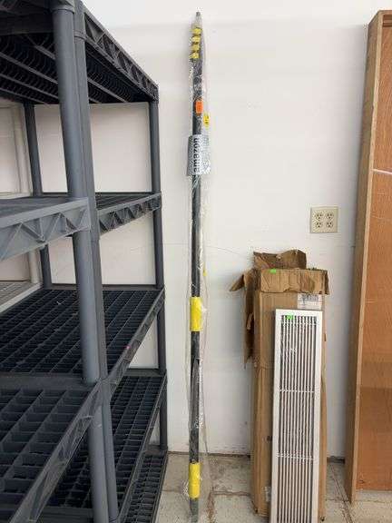 Extendable pole image