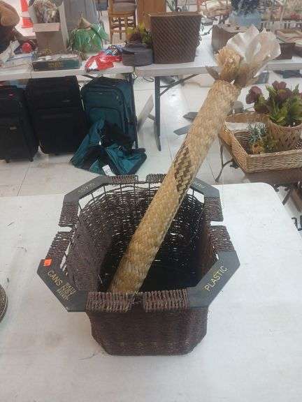 fake plants/basket image