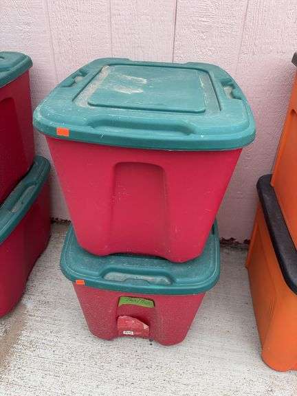 2 totes (empty) red and green image