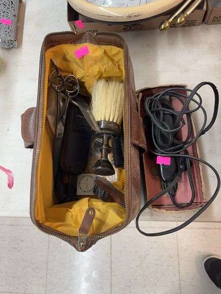 Miscellaneous toiletries items image