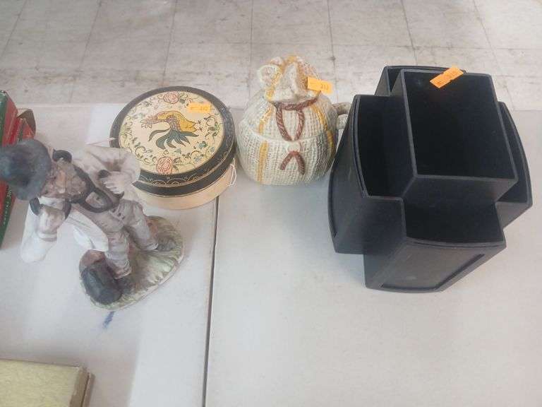 Painted wood beverage coasters glass holder/statue image