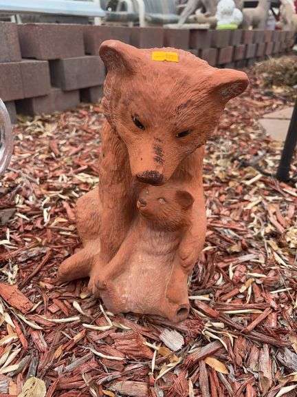 Bear flower pot yard decoration image