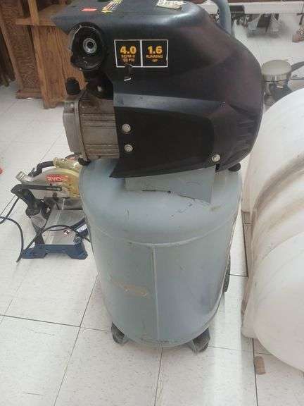 Mcgraw 1.6 hp 20 gallon air compressor image
