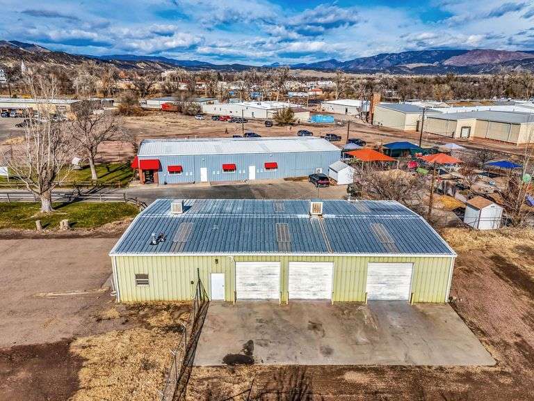 714 S. 8th Street Industrial Property – Turnkey Auto Shop Opportunity image