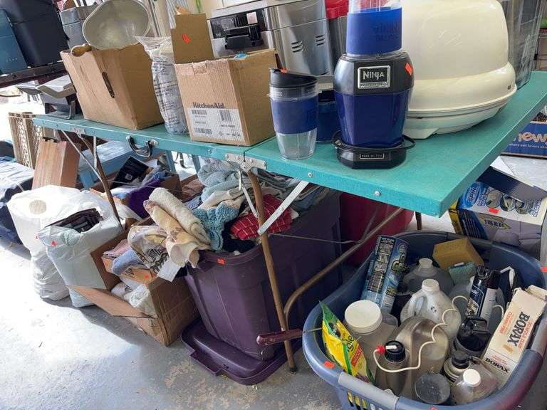 Foldable table image