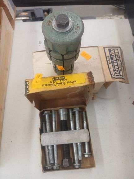 Steering wheel puller/tailpipe expander image