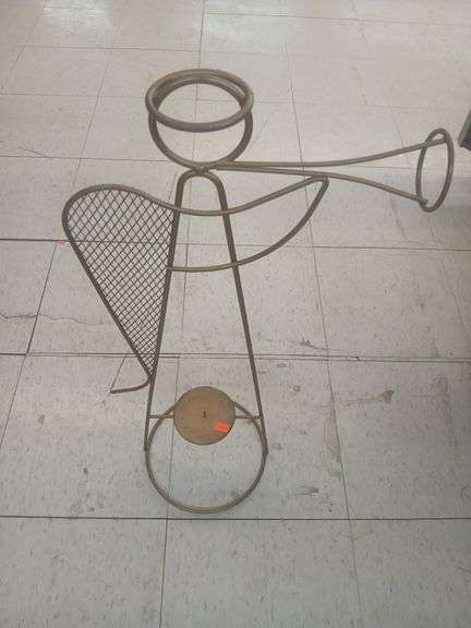 Angel metal candle holder image