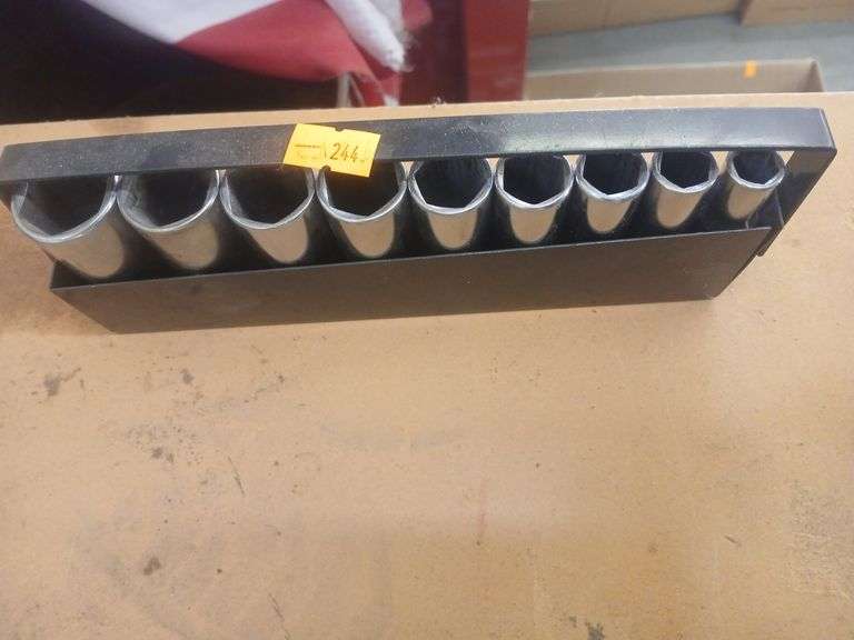 9 PC sockets set image