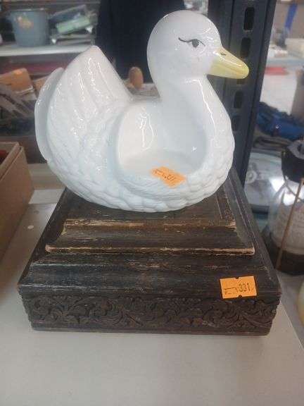 Vintage box with glass duck image