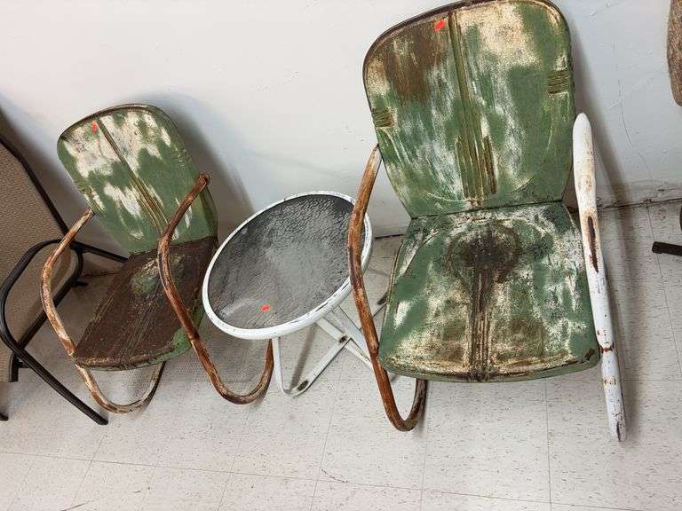 Outdoor chairs and table image