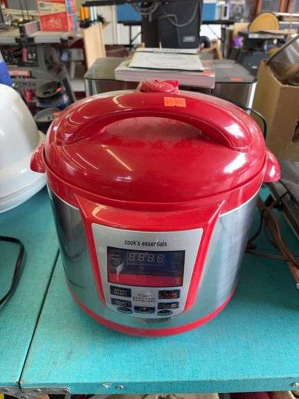 Electric 8 quart pressure cooker image