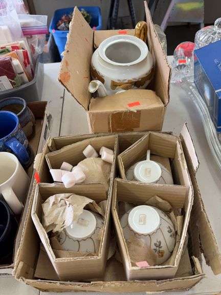 Norcrest Golden 59th anniversary tea set image