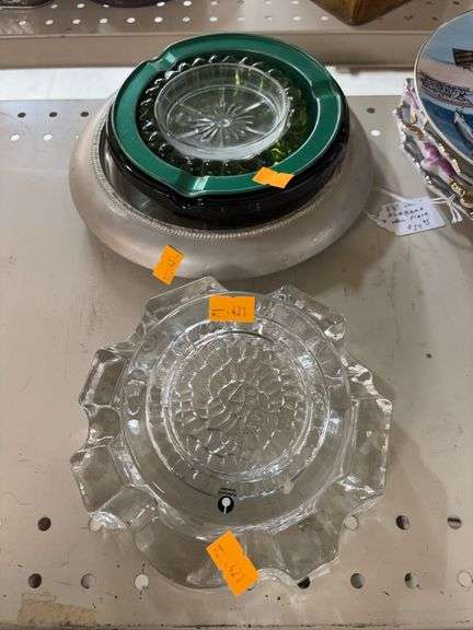Miscellaneous ash trays image