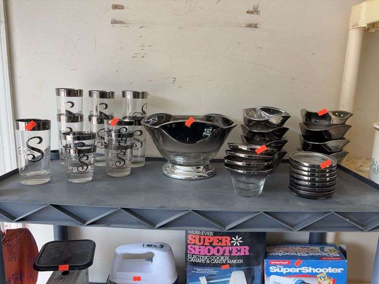 Miscellaneous glassware image