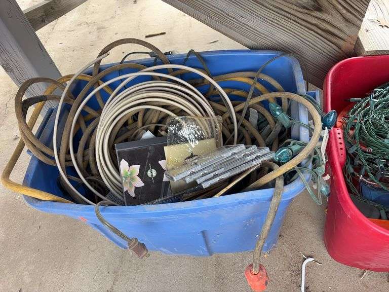 Tote of miscellaneous items image