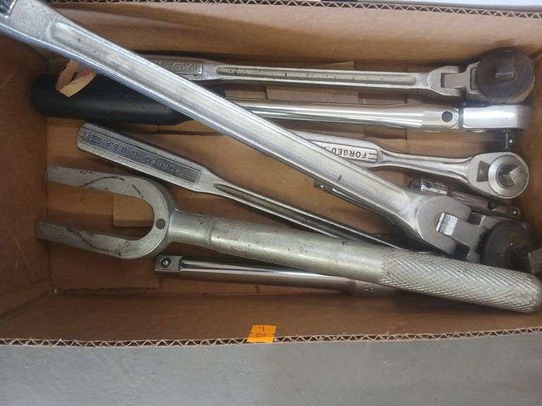 Box of ratchets image