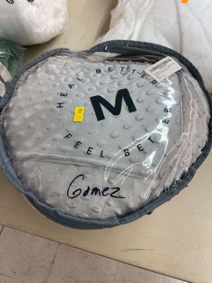 Heart pillow with straps, waterproof mattress, keeper size unknown image