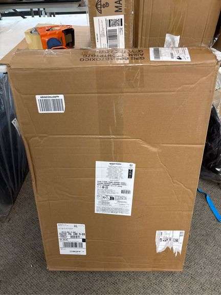 Amazon Basics Floor vacuum stand image