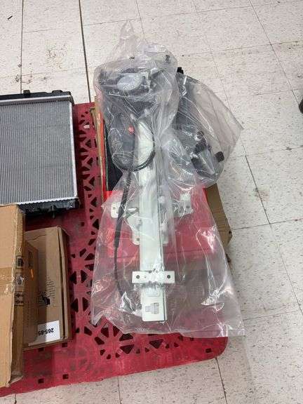 Multiple window regulators for various vehicles image