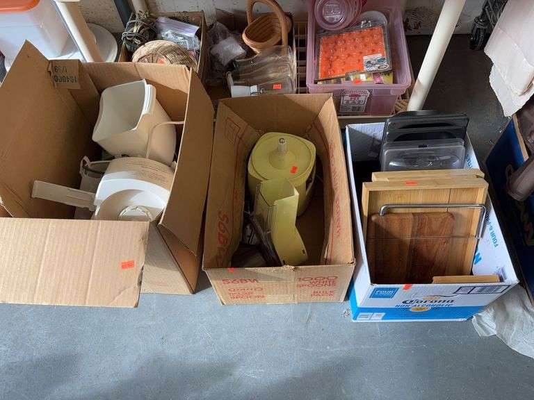 Miscellaneous kitchenware image