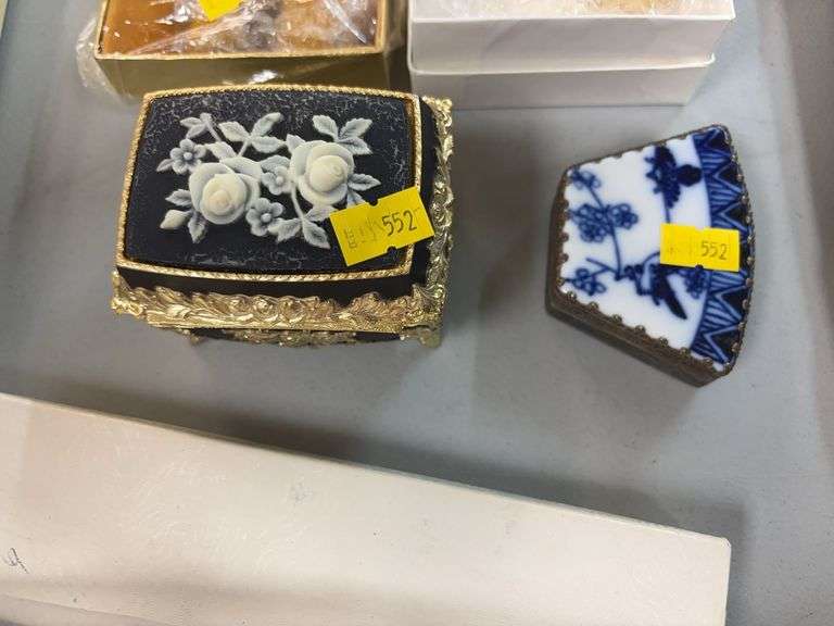 2 small jewelry boxes image