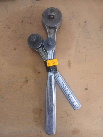 Set of 3 rachets. image