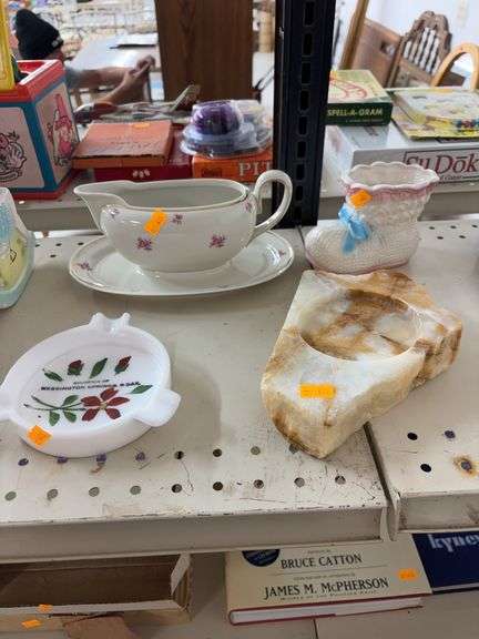 Miscellaneous home decor image