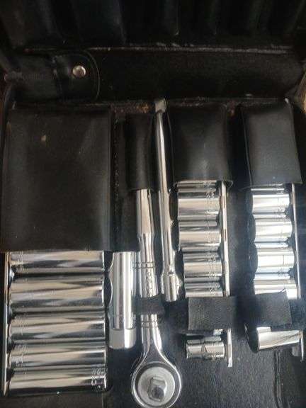 Craftsman rachet/tool set image