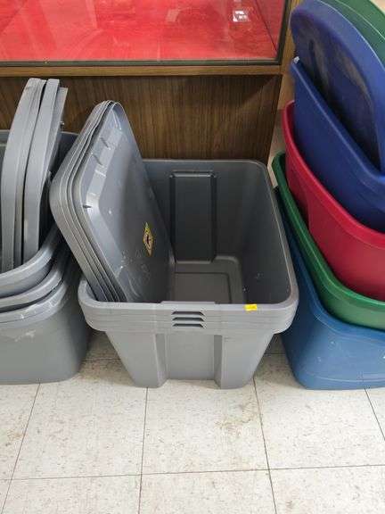 4 Grey Tubs w/ Lids image