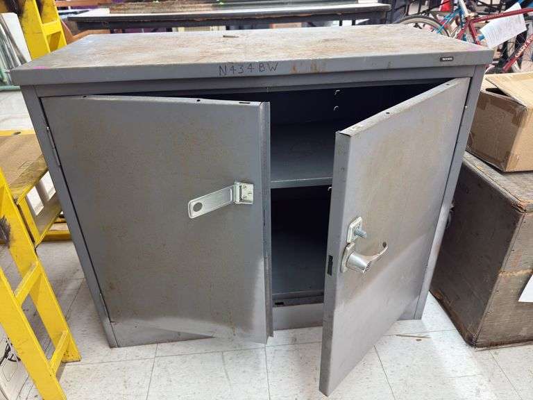 Metal storage cabinet image