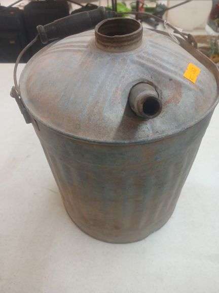 Tin oil can vintage image