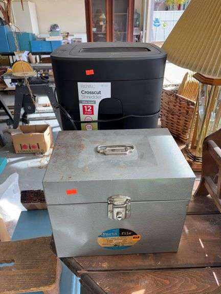 Paper shredder and porta-file image