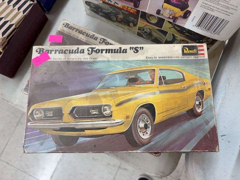 2 boxes of Barracuda formula s mold cars image
