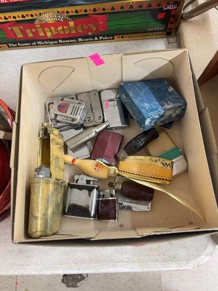 Box of flint lighters image