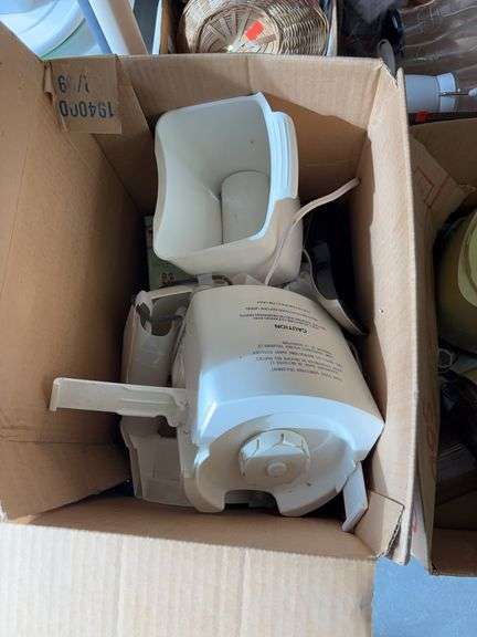 Miscellaneous kitchenware image